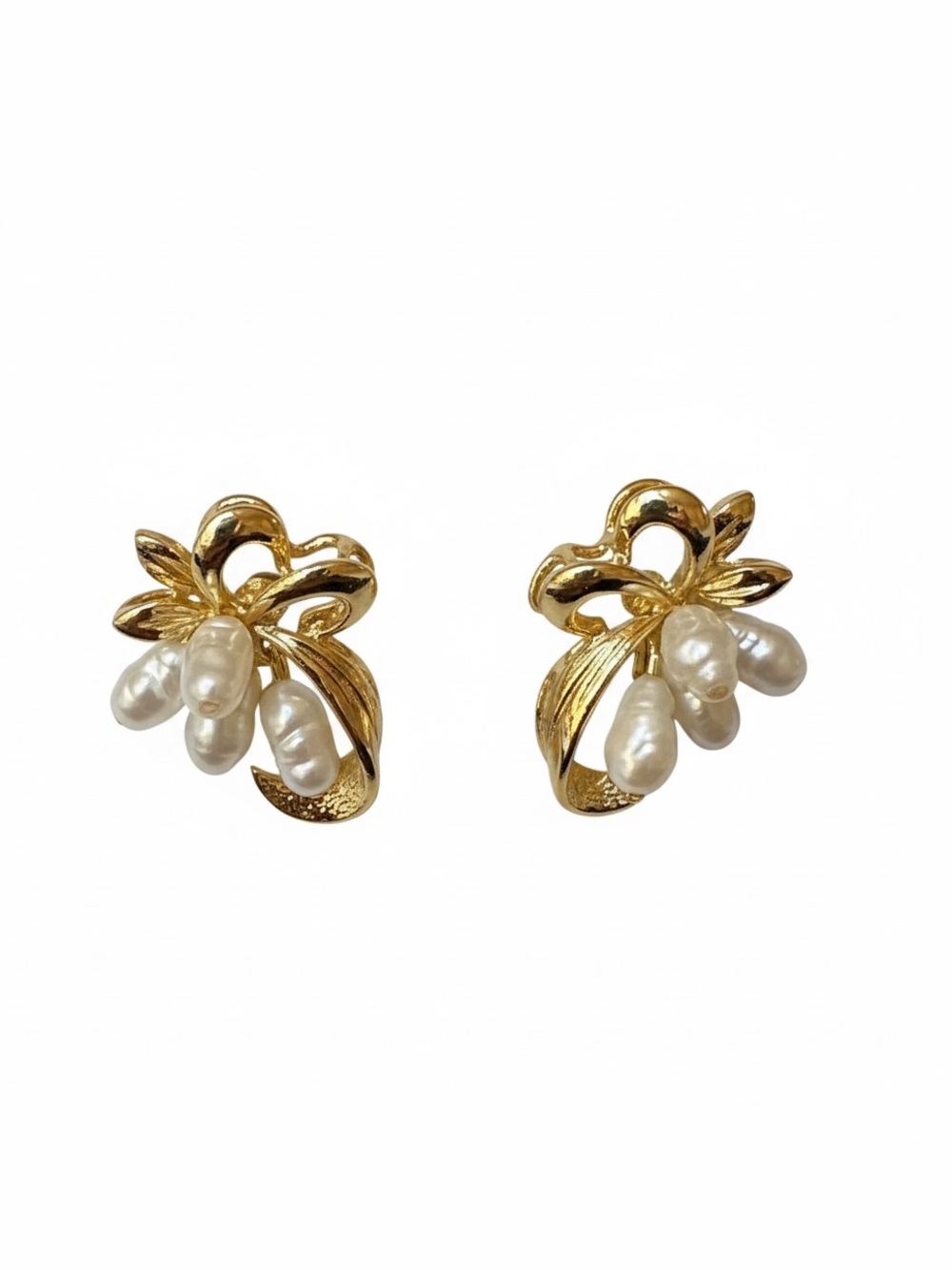 Vintage Gold Tone Rice Pearl Cluster Post Earrings - Excellent Condition